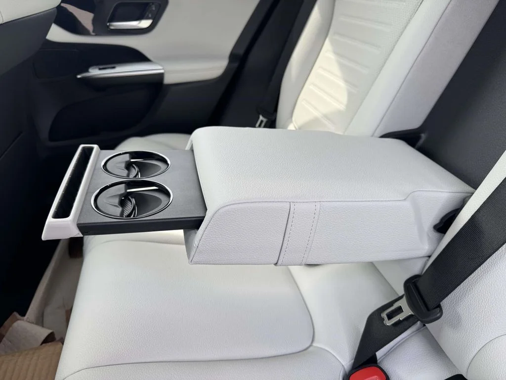 New 2026 Blue Mercedes-Benz GLC 300 image 31