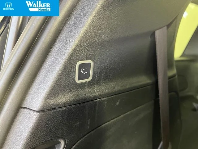 2025 Chrysler Pacifica Select - Photo 43