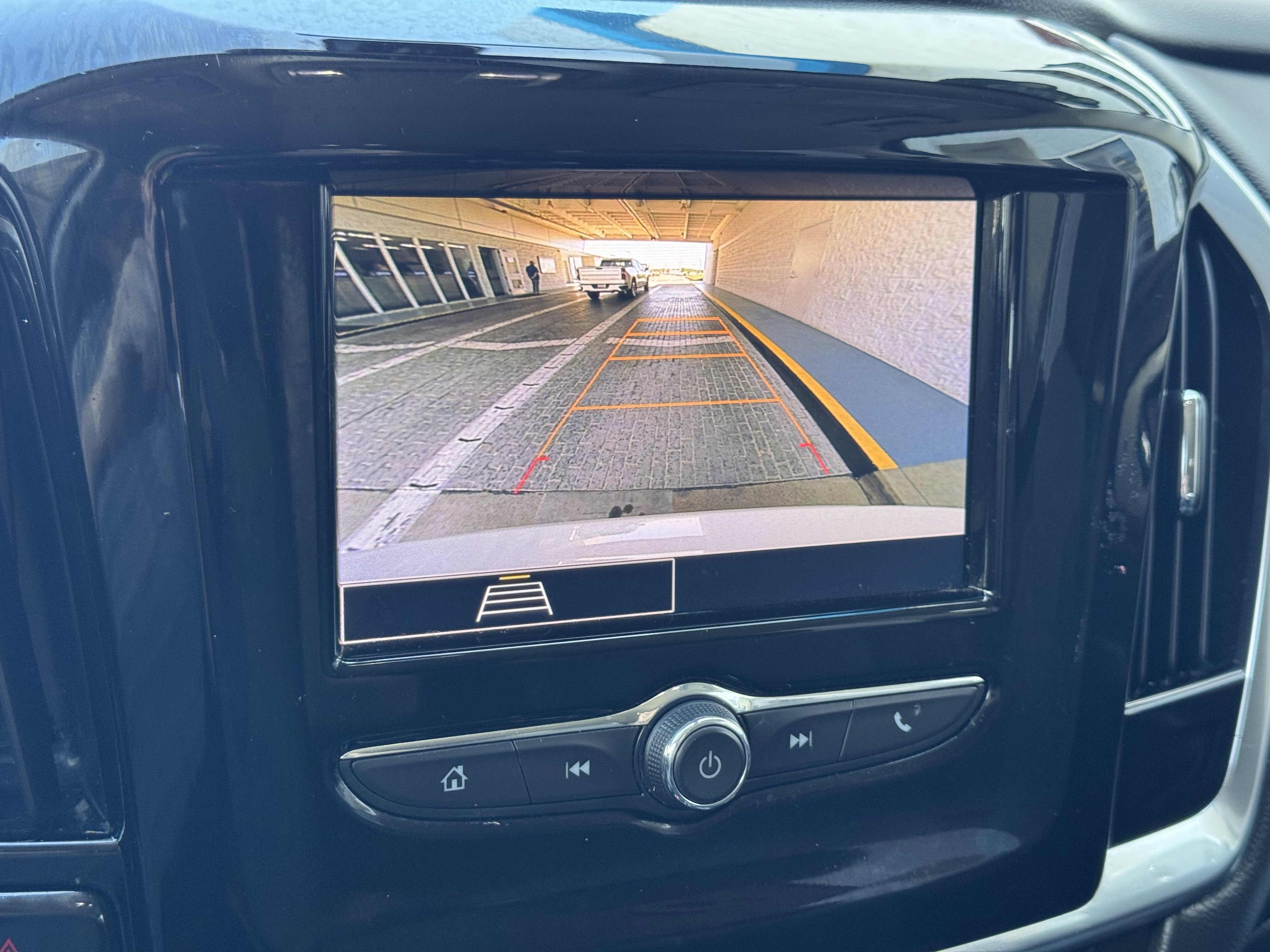 2020 Chevrolet Traverse LS - Photo 28