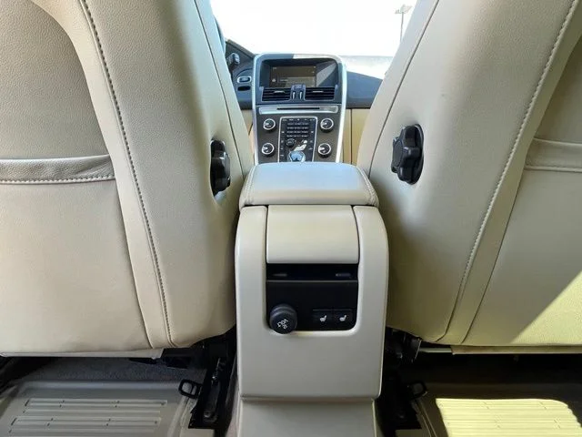 Used 2015 Brown Volvo T6 Premier Plus image 24