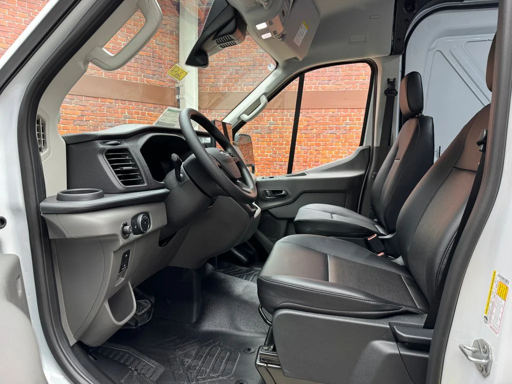 New 2026 Oxford White Ford Cargo Van image 22