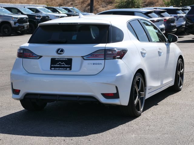 Used 2015  Lexus Hybrid image 3