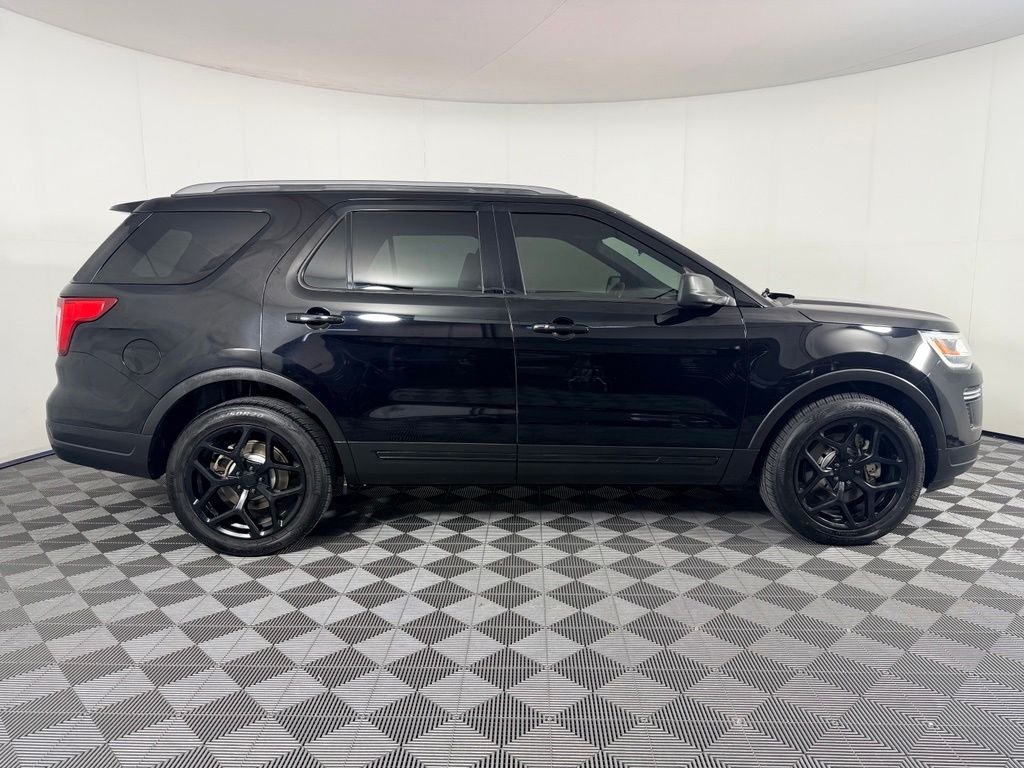 Used 2018 Black Ford XLT image 6