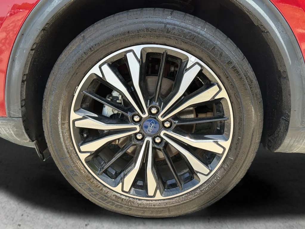 Used 2022 Red Ford SEL image 23