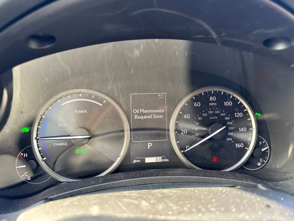 Used 2021 White Lexus 300h image 7