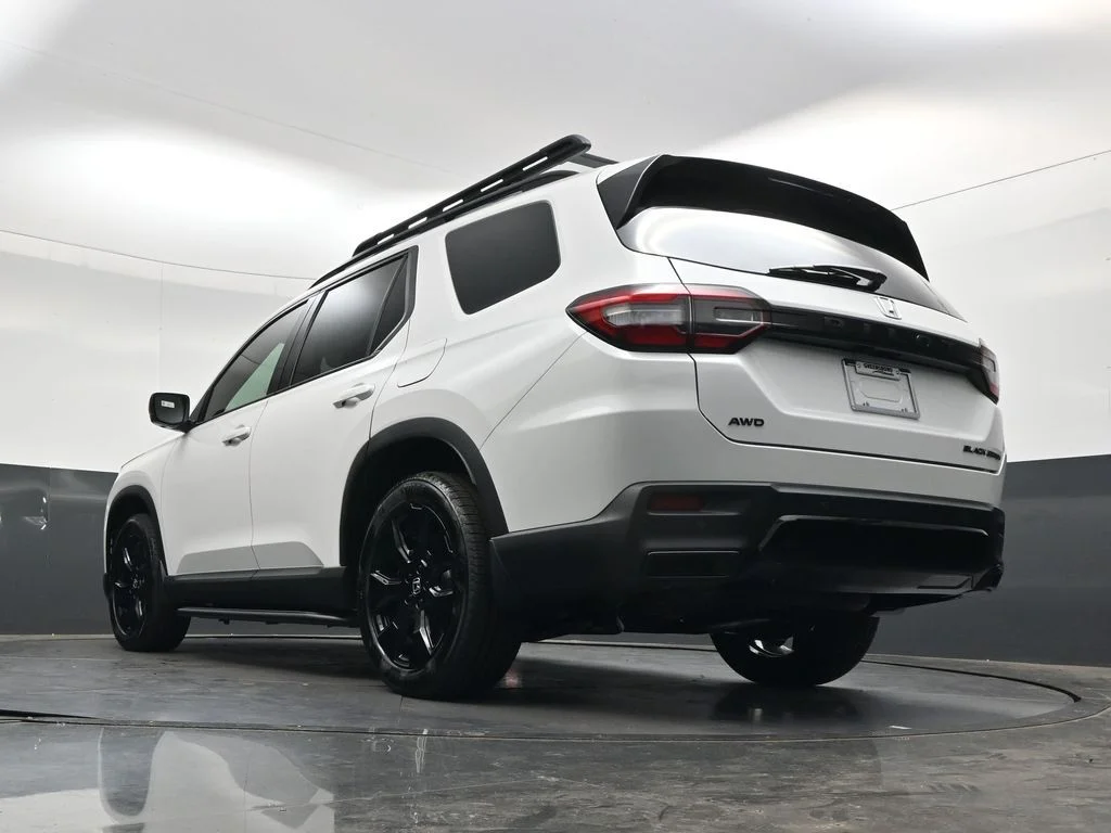 New 2026 Platinum White Pearl Honda Black Edition image 29
