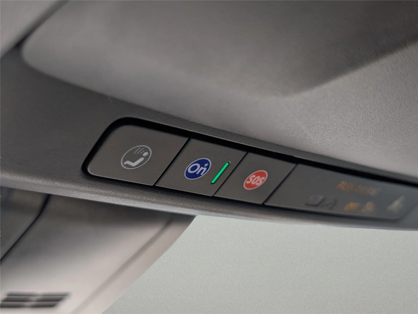 Used 2021 Iridescent Pearl Tricoat Chevrolet Premier image 27