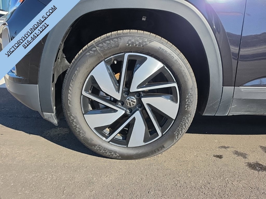 Used 2026  Volkswagen SE w/Technology image 13