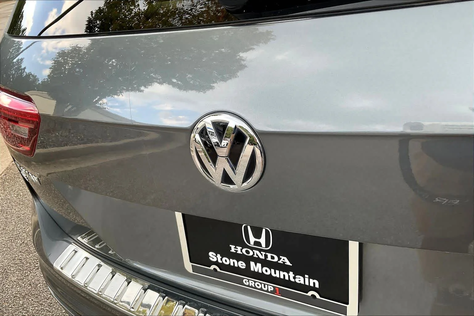 Used 2021 Platinum Gray Metallic Volkswagen SE R-Line Black image 10
