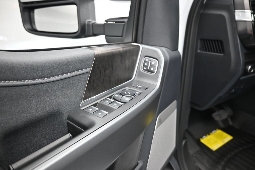 New 2026 Oxford White Ford Lariat image 11