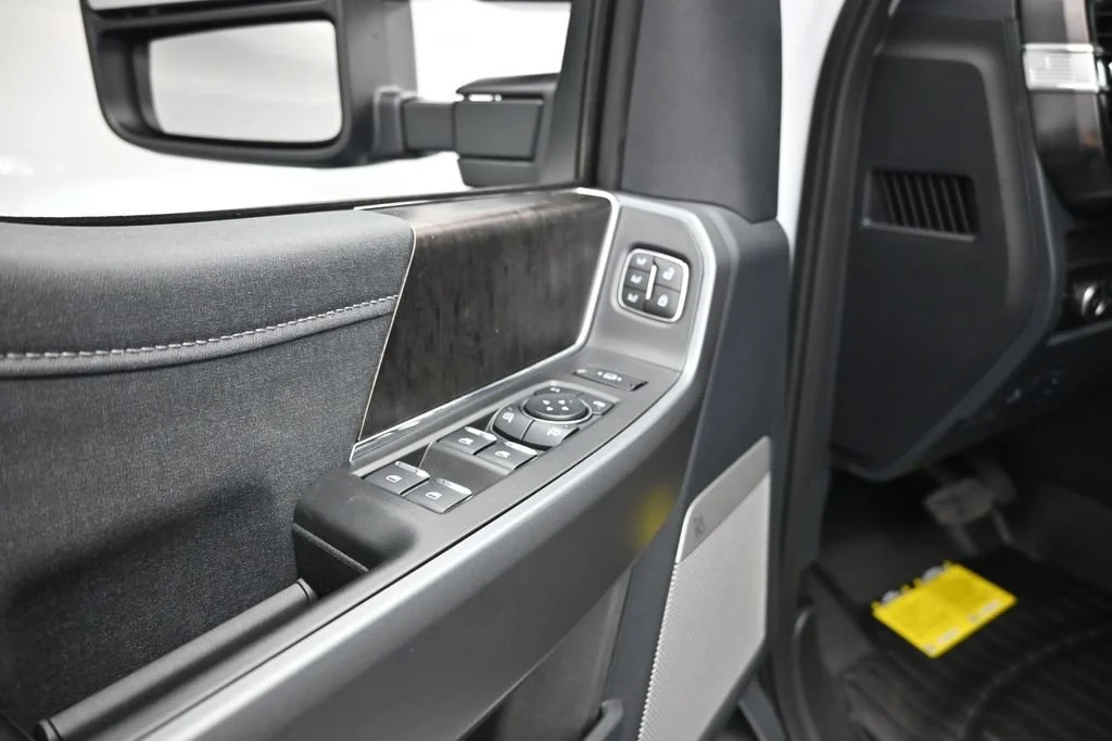 New 2026 Oxford White Ford Lariat image 11