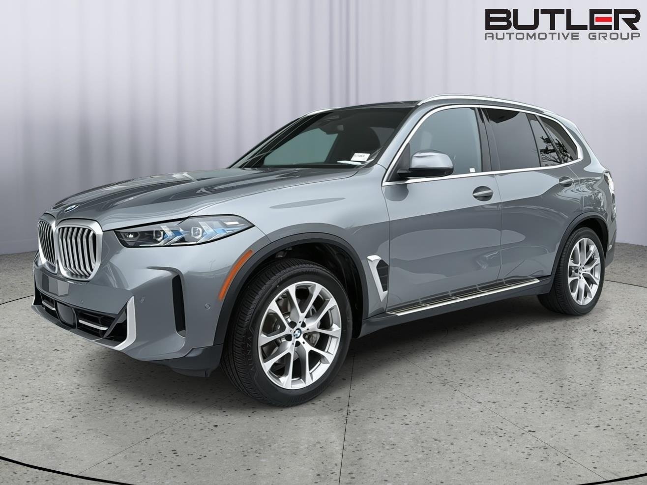 Used 2024 Skyscraper Grey Metallic BMW sDrive40i image 2
