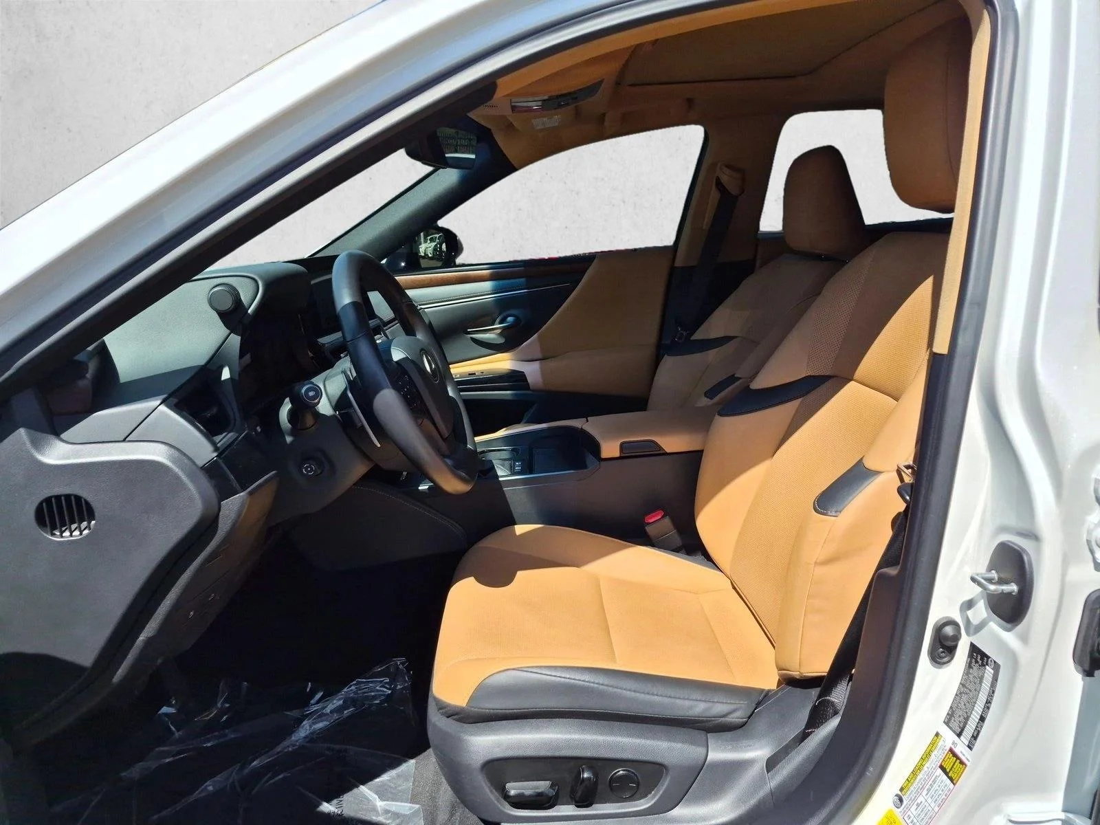 Used 2025 Eminent White Pearl Lexus ES 300h image 12