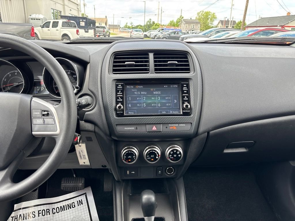 Used 2024  Mitsubishi 2.0 ES image 28