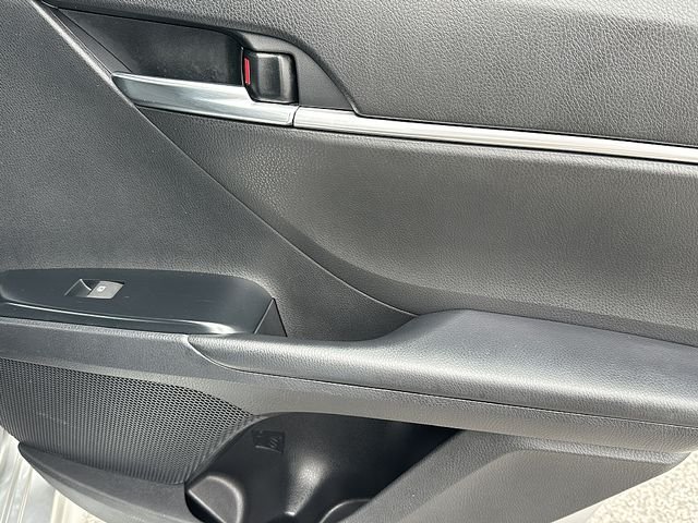 Used 2020 Silver Toyota SE image 15