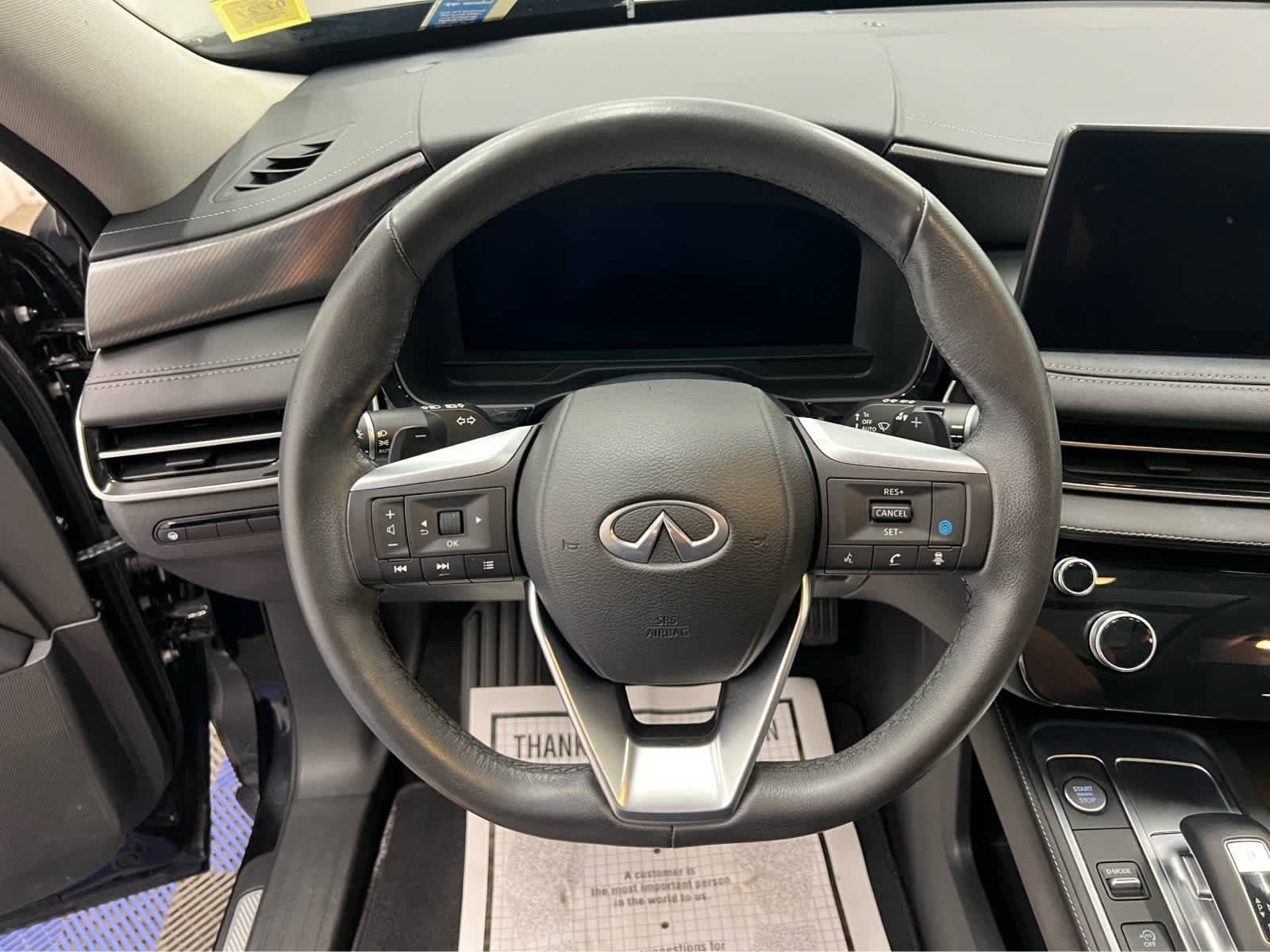 Used 2024 Mineral Black INFINITI LUXE image 27