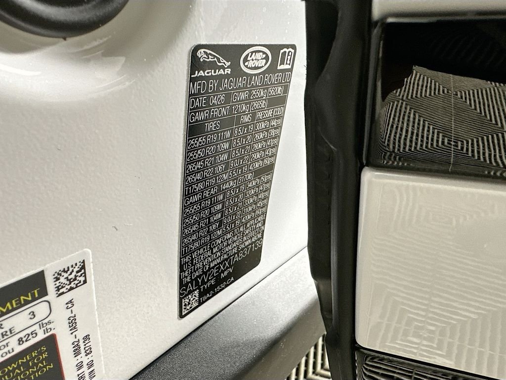 New 2026 Ostuni Pearl White Land Rover Belgravia P250 image 30