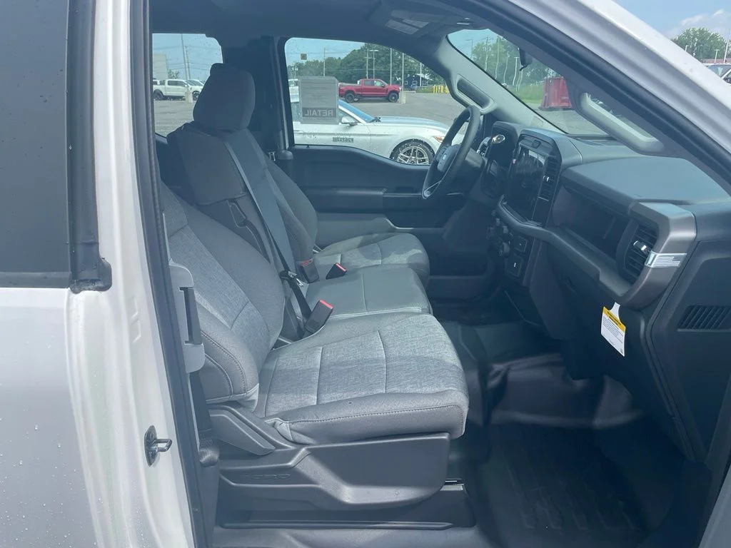 New 2026 Oxford White Ford XL image 12