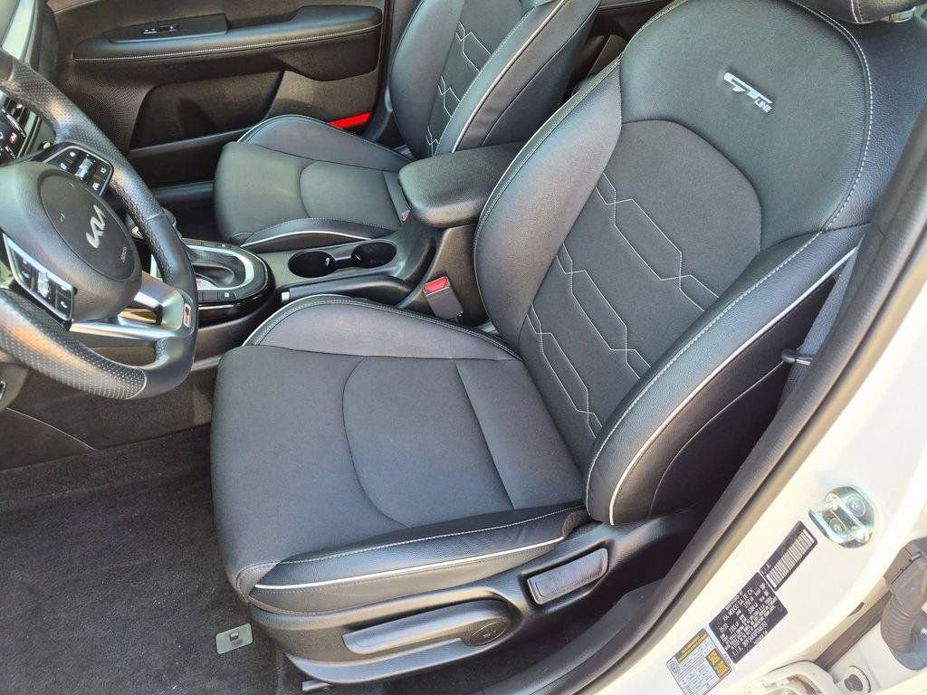 Used 2023 White Kia GT-Line image 21