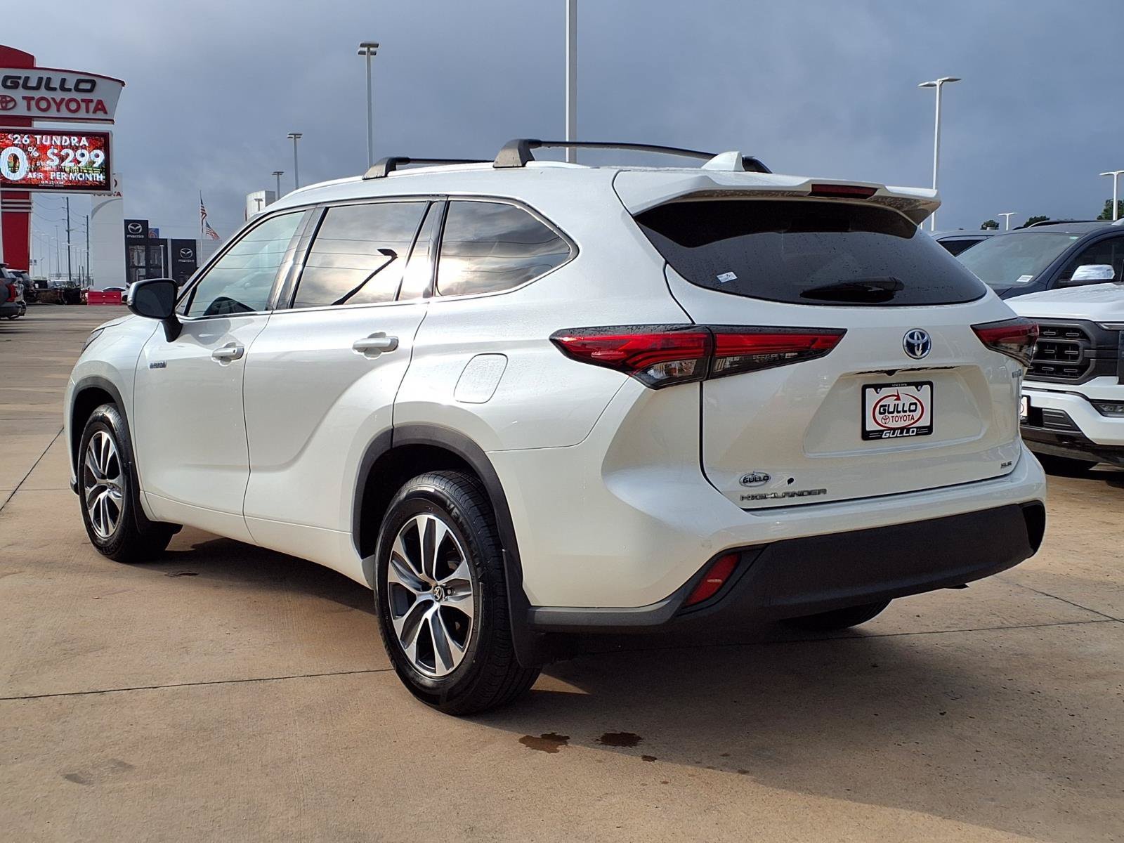 Certified Used 2020 Blizzard Pearl Toyota XLE image 2