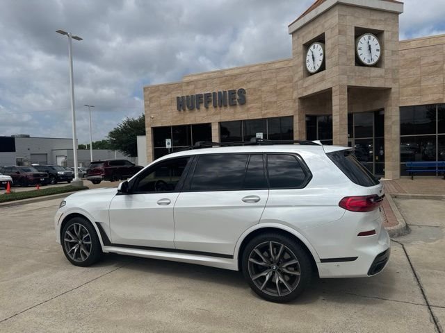 2020 BMW X7 M50i's photo