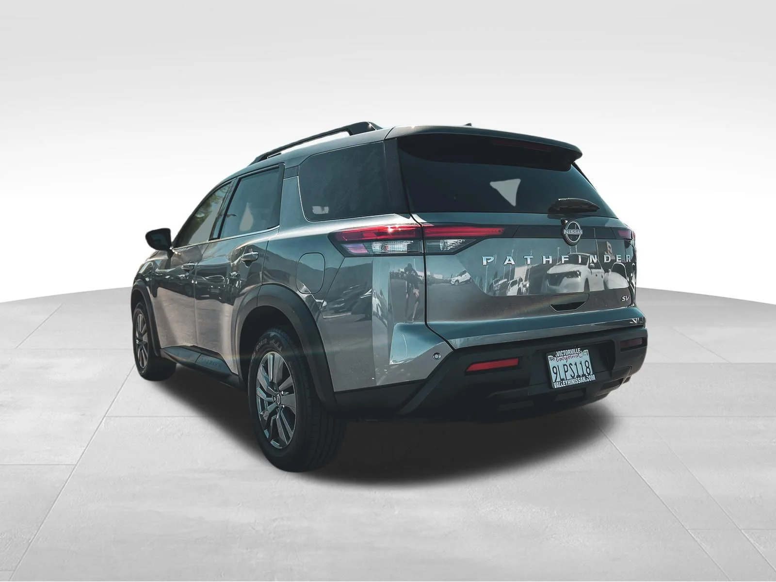 Used 2024 Gray Nissan SV image 5