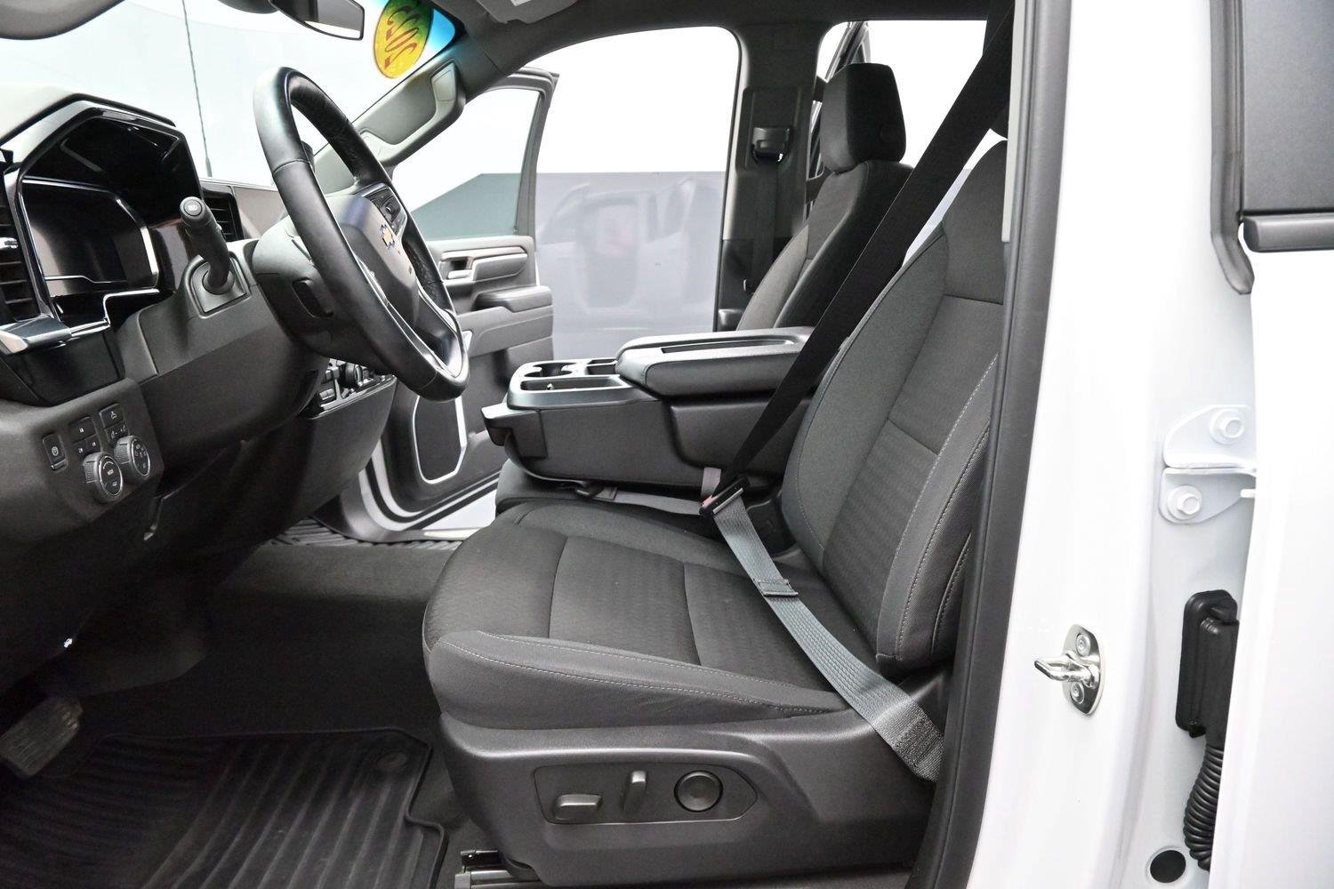 Used 2025 Summit White Chevrolet LT image 13