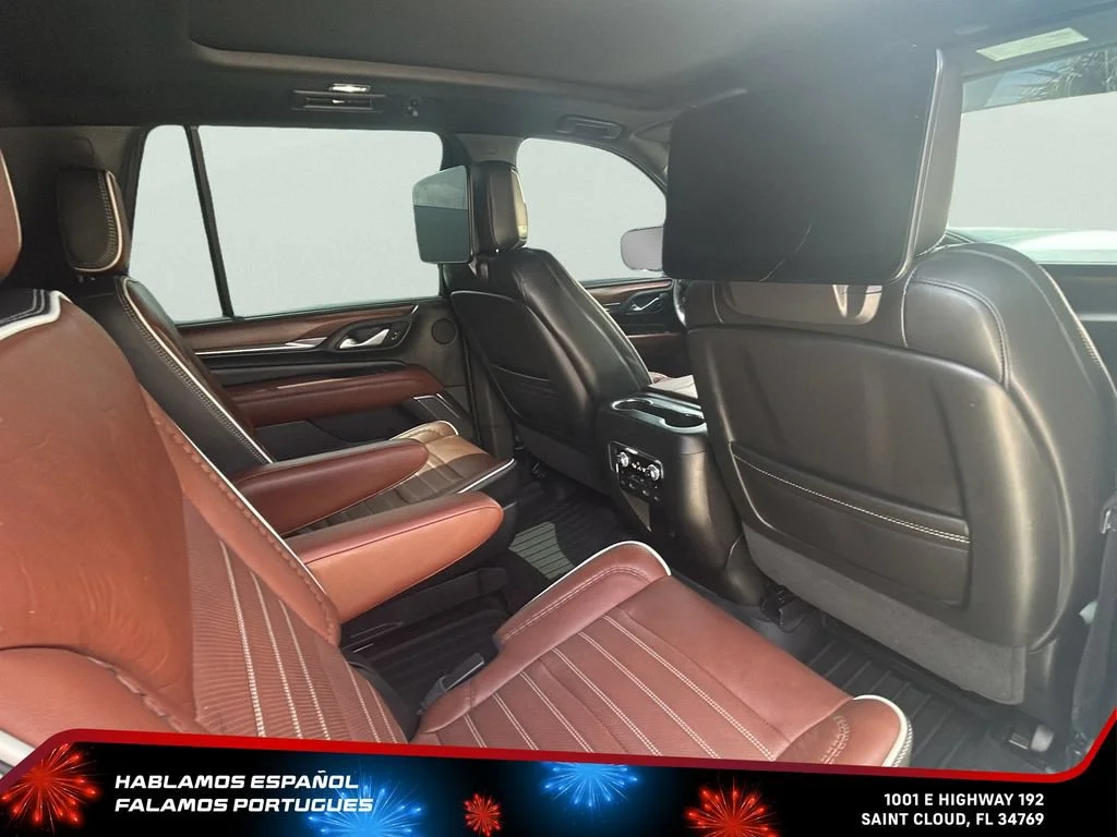 Used 2023 White Frost Tricoat GMC Denali Ultimate image 27