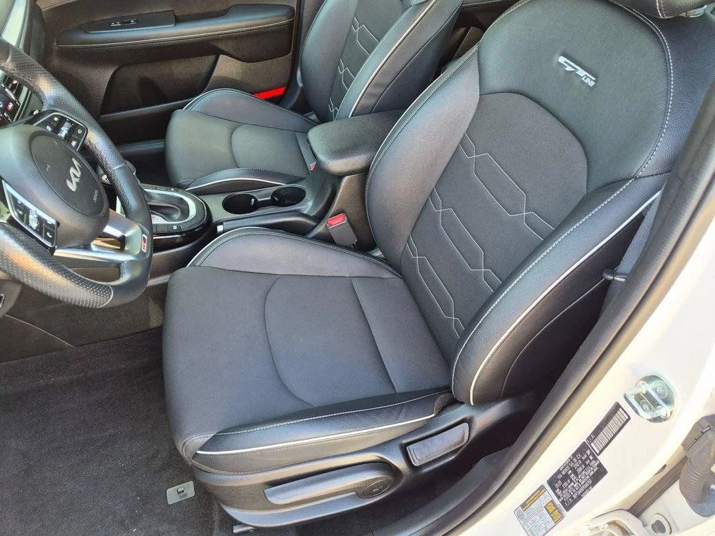 Used 2023 White Kia GT-Line image 21