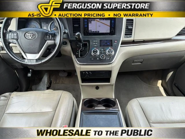 Used 2016  Toyota XLE image 9