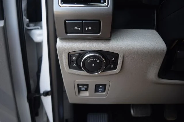 Used 2018 White Ford XLT image 6