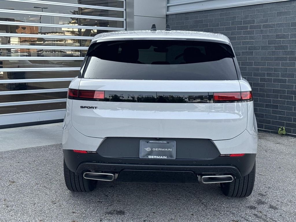 New 2026 Borasco Grey Land Rover SE image 5