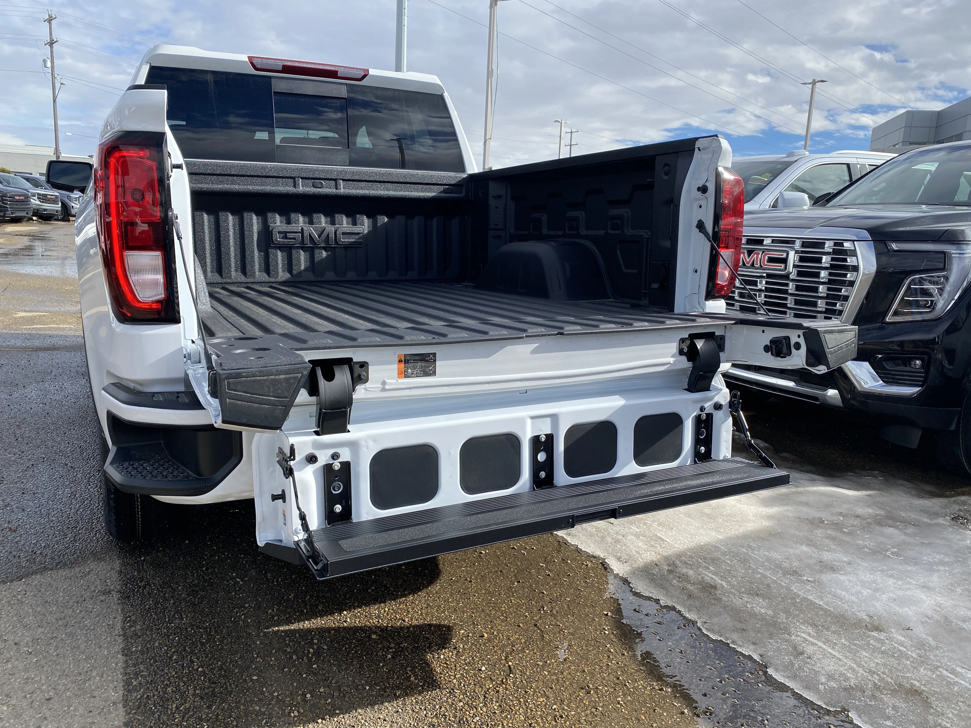New 2026 Summit White GMC Elevation image 5