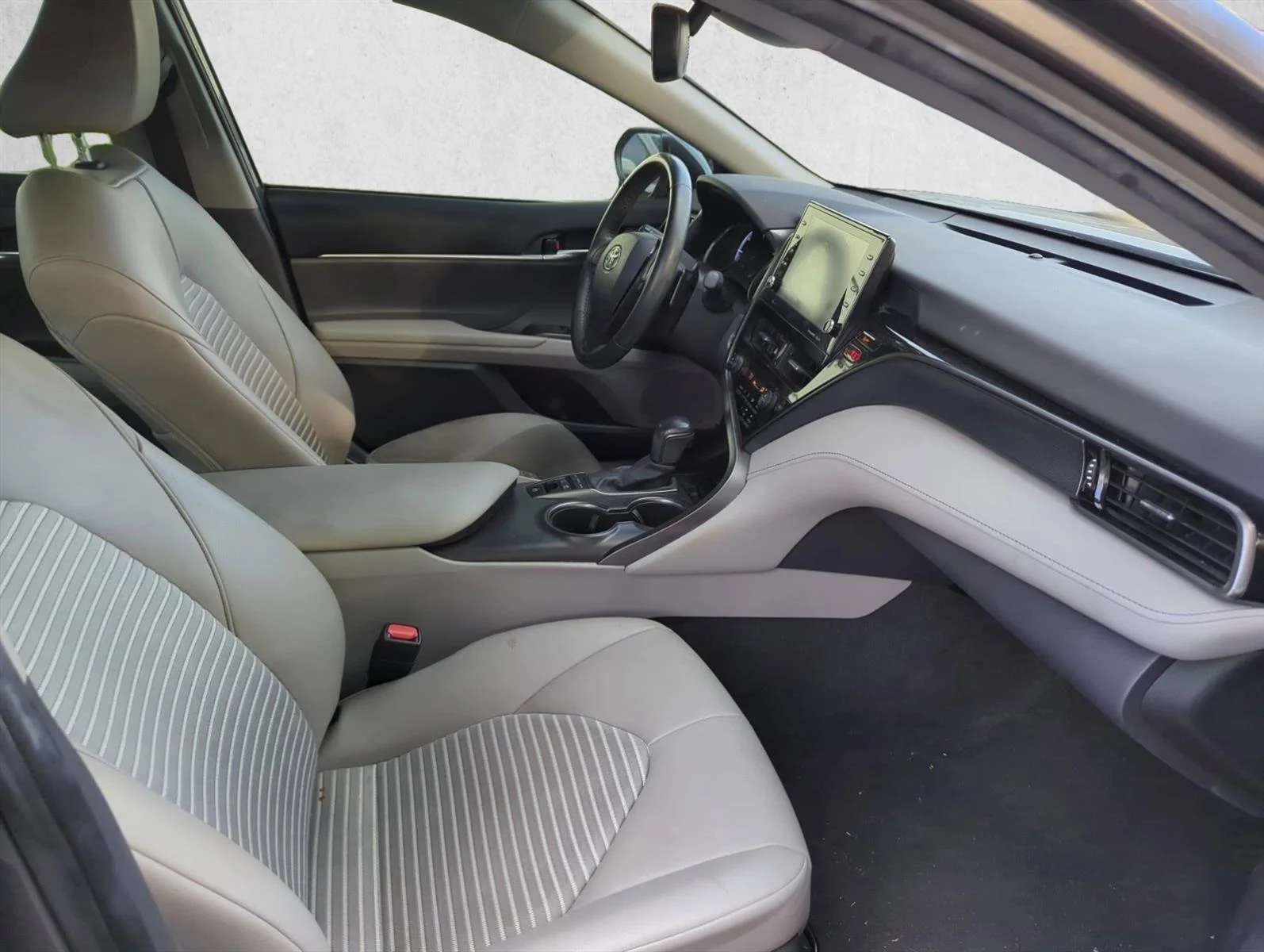Used 2022 Predawn Gray Mica Toyota Hybrid SE image 27
