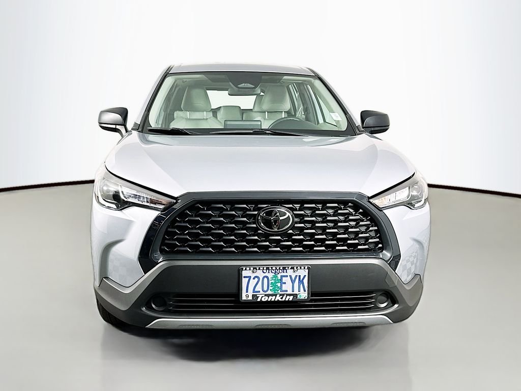 Used 2025 Silver Toyota L image 3