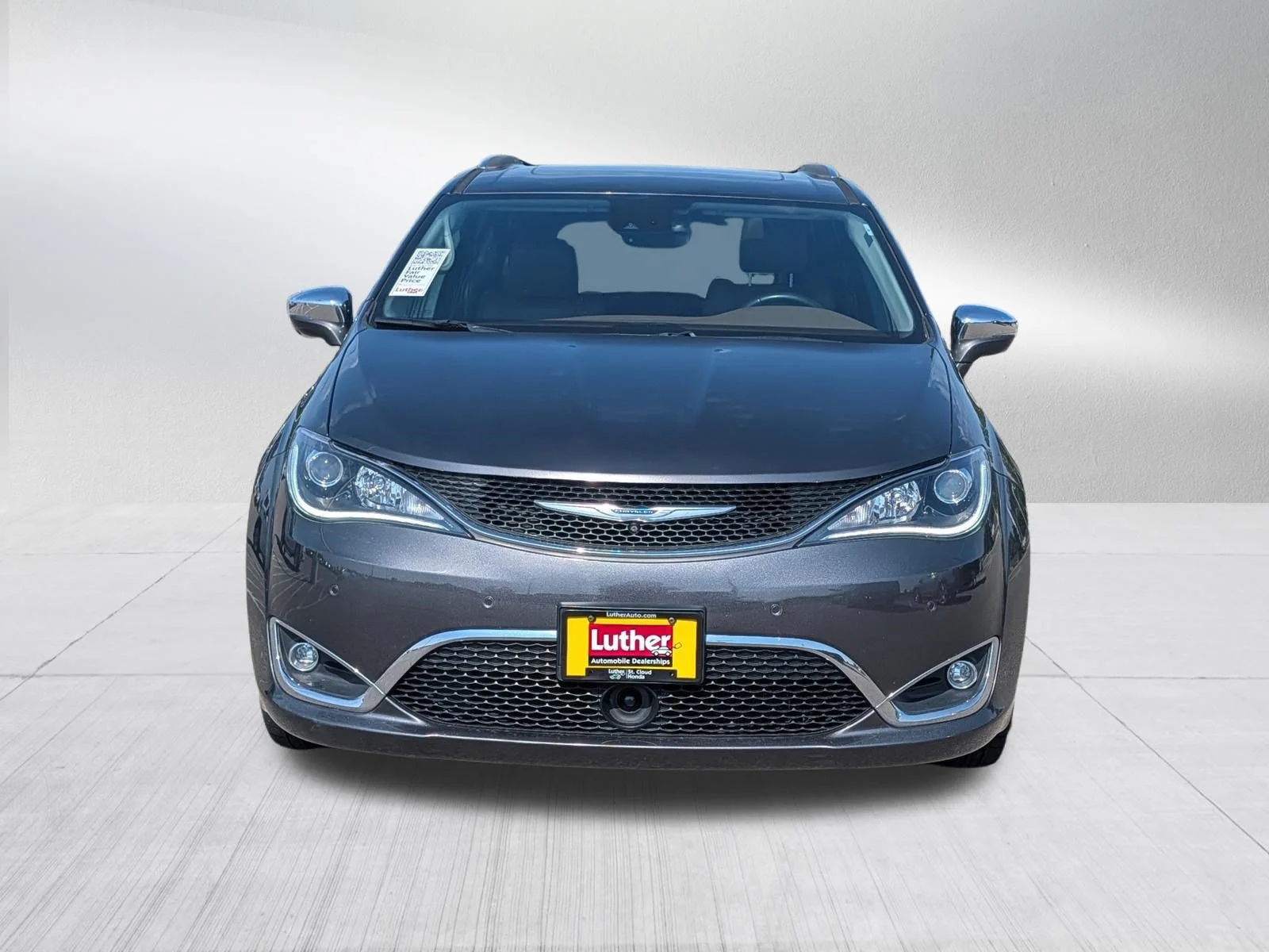 Used 2018 Chrysler Pacifica Limited with VIN 2C4RC1GG2JR259801 for sale in Waite Park, Minnesota