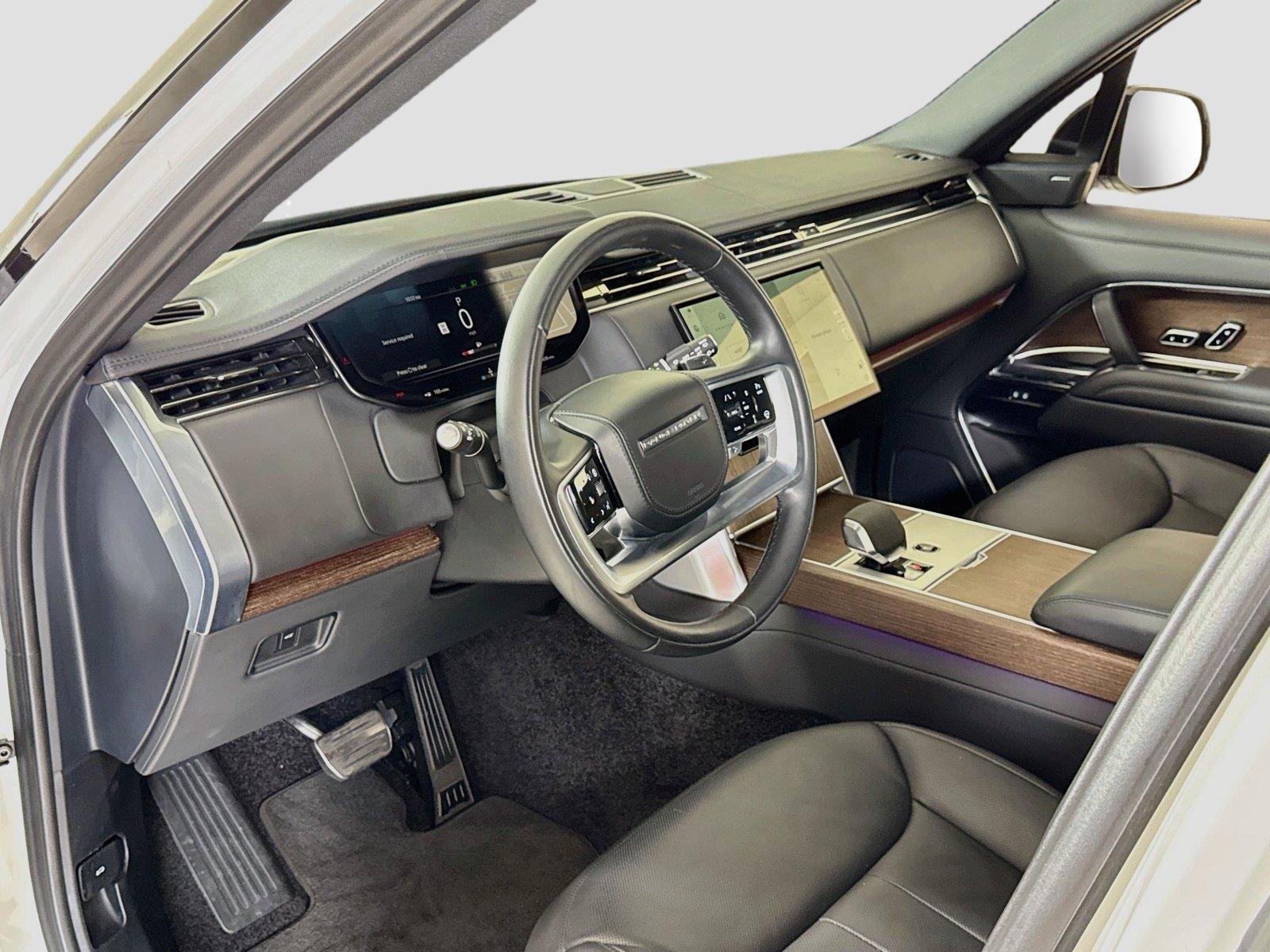 Used 2024 Fuji White Land Rover SE | Blackout Pkg | 360 Camera | Heated/Vented Seats image 15