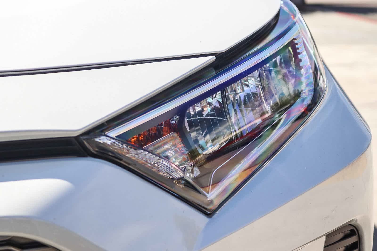 Used 2020 Blizzard Pearl Toyota Limited image 10