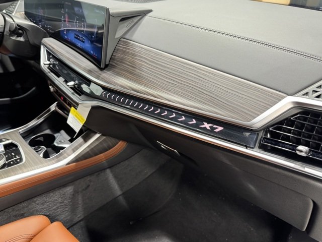 Used 2026 Tanzanite Blue II Metallic BMW xDrive40i image 27