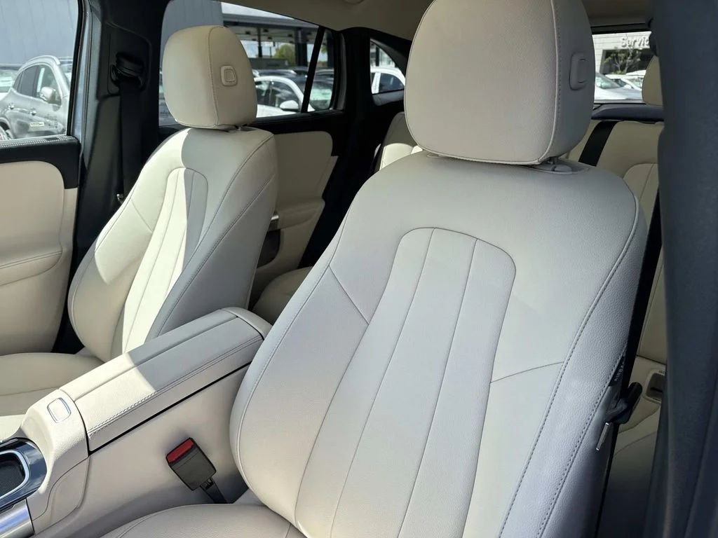 New 2026 Silver Mercedes-Benz GLA 250 image 9
