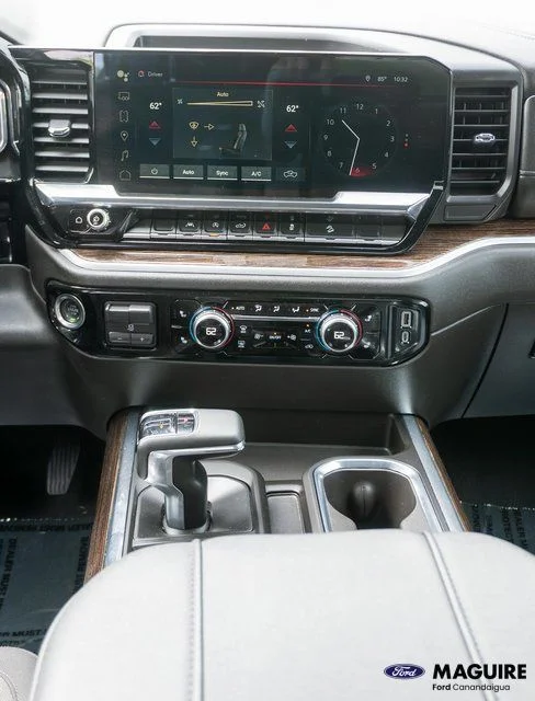 Used 2025 White GMC Elevation image 15