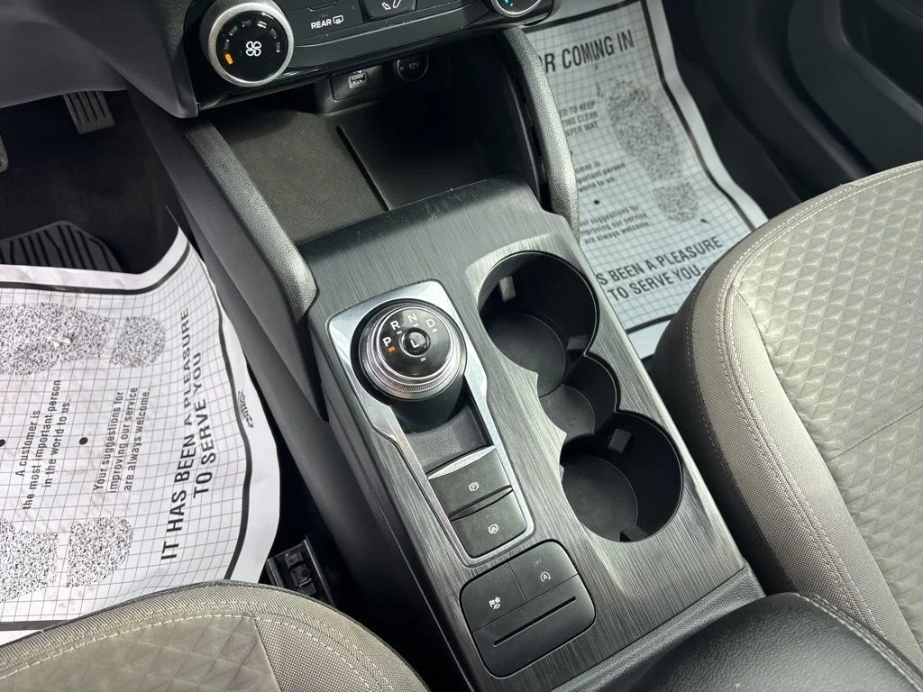Used 2021 Star White Metallic Tri-Coat Ford SE image 20