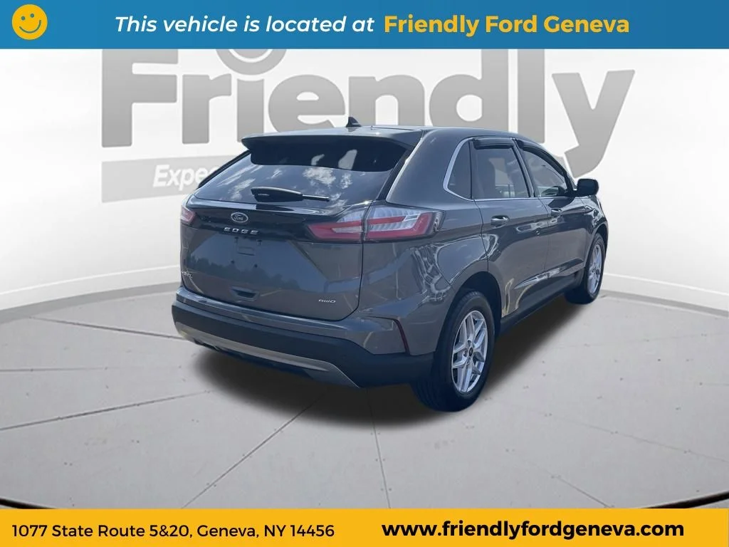 Used 2024 Gray Ford SEL image 5