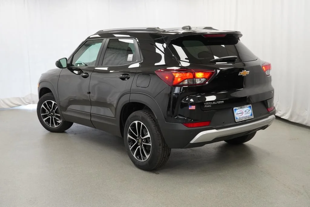 New 2026 Mosaic Black Metallic Chevrolet LT image 36