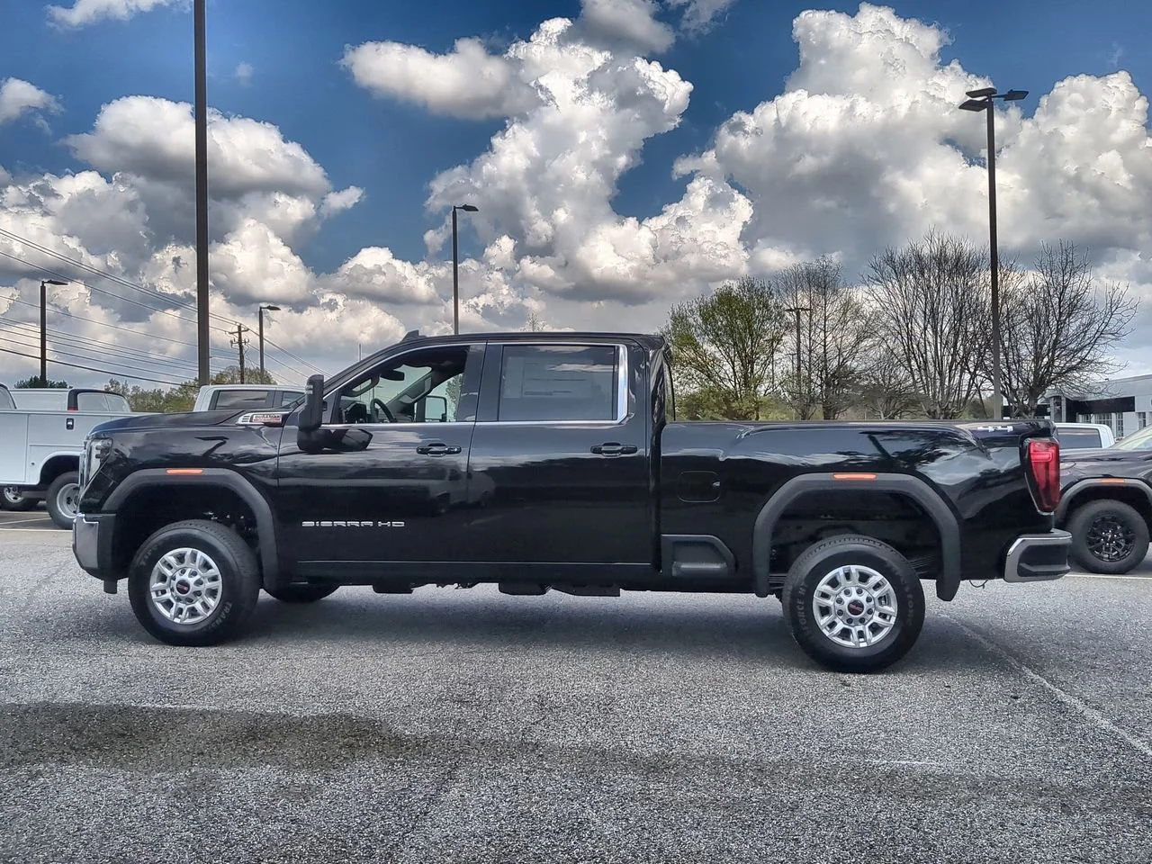 New 2026 Onyx Black GMC SLE image 5