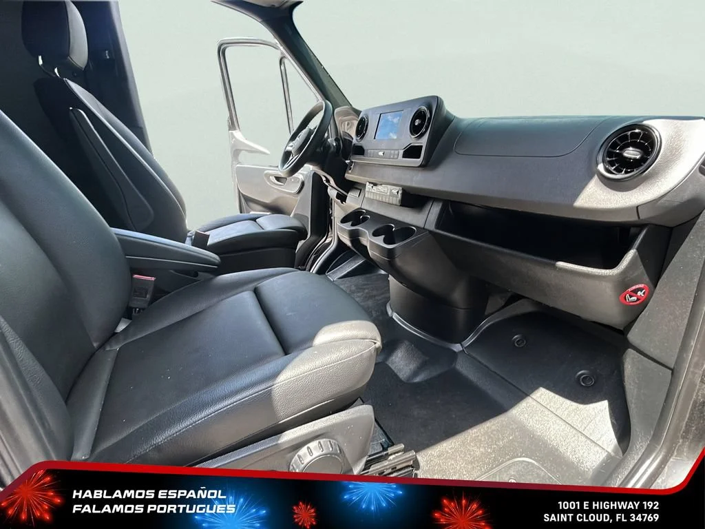 Used 2024 Black Mercedes-Benz Standard Roof 4-Cyl Diesel HO image 28
