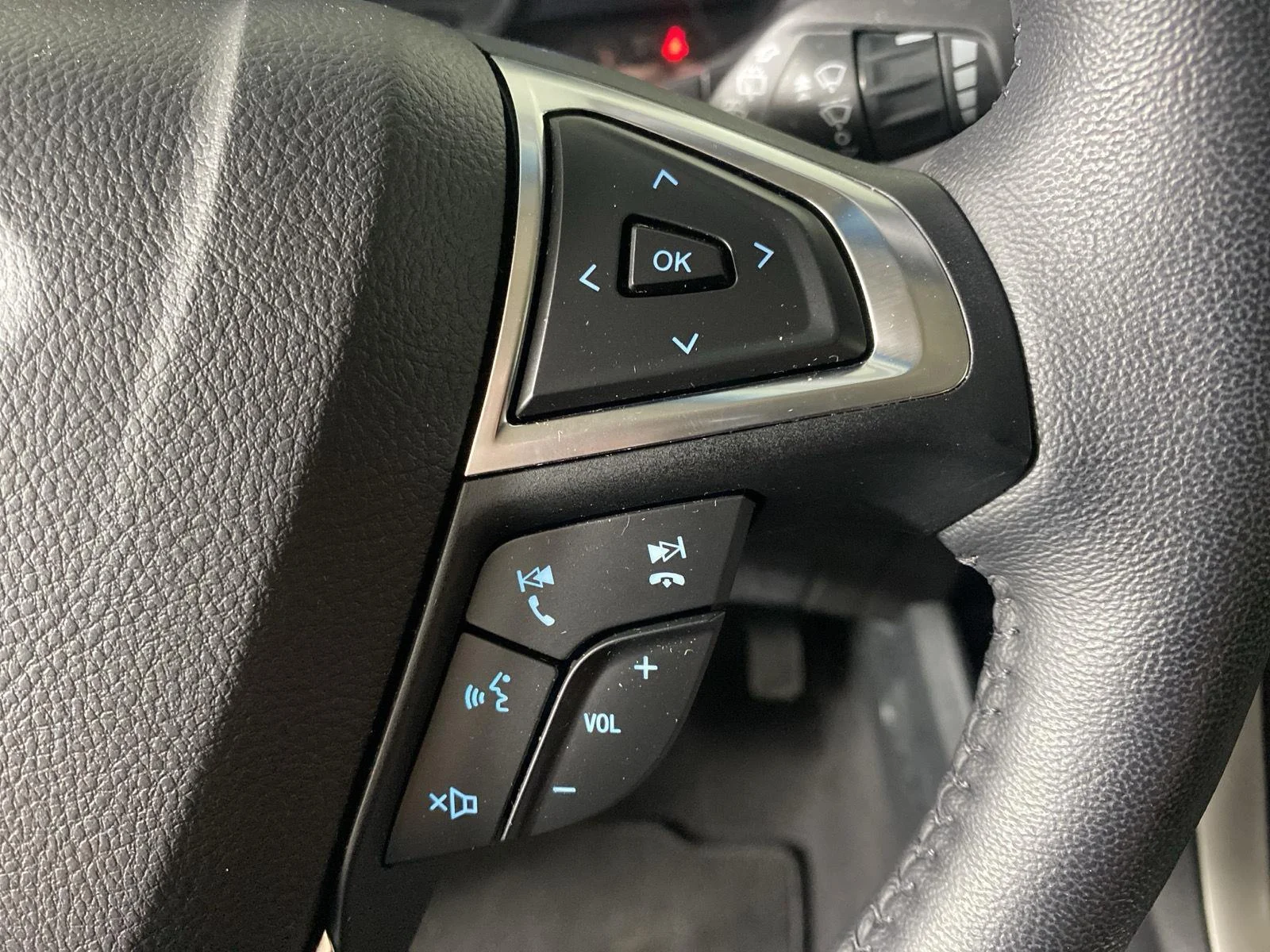 Used 2024 Agate Black Ford SEL image 19