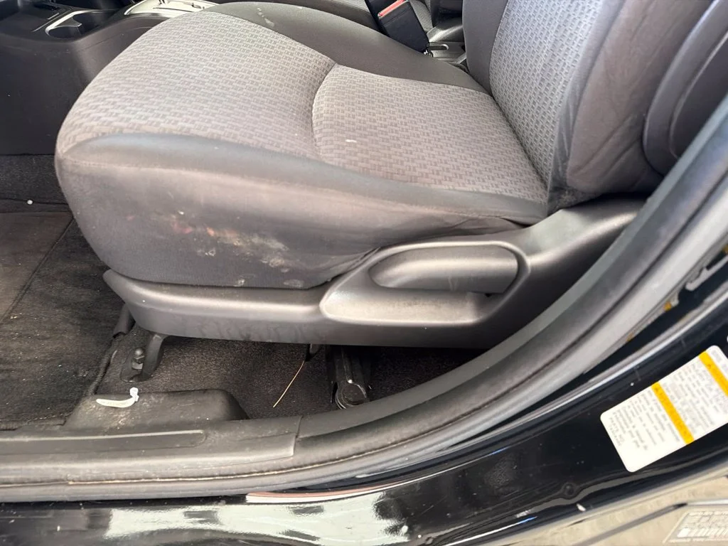 Used 2018 Black Mitsubishi ES image 32