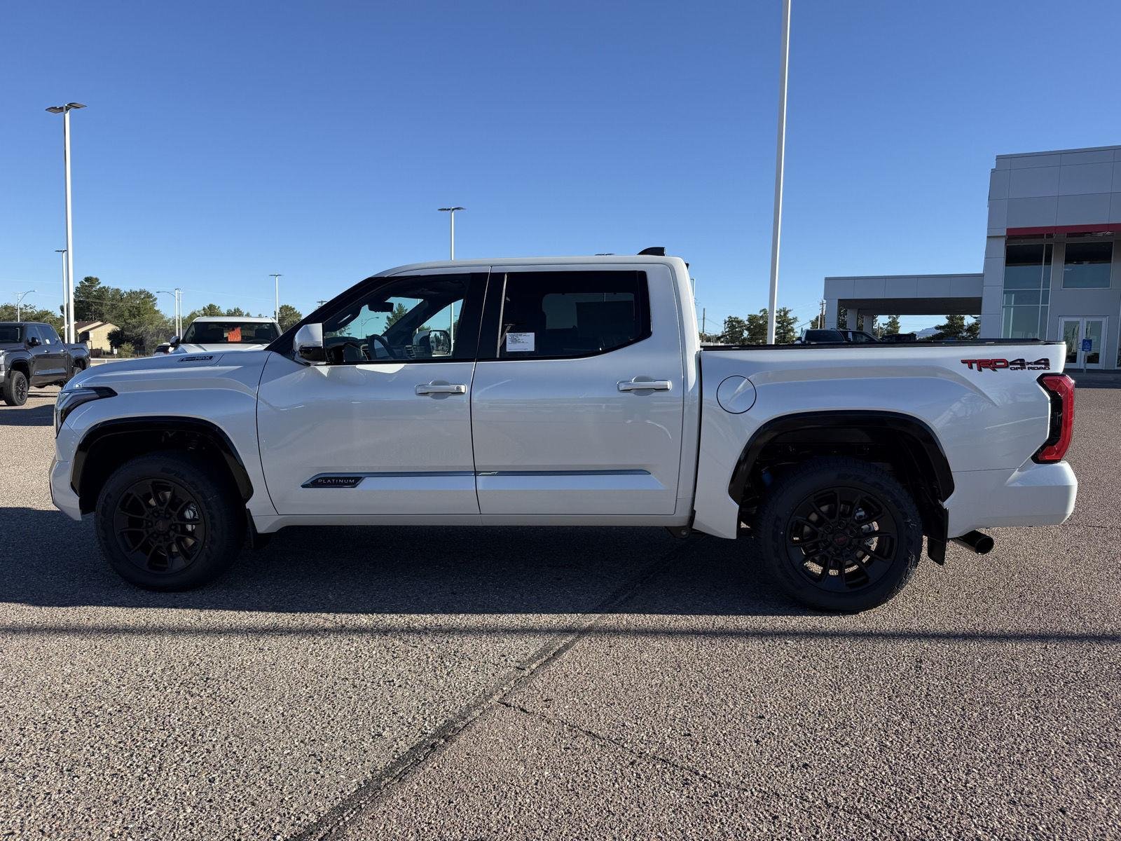New 2026 Wind Chill Pearl <sup>1</sup> Toyota Tundra Platinum image 2