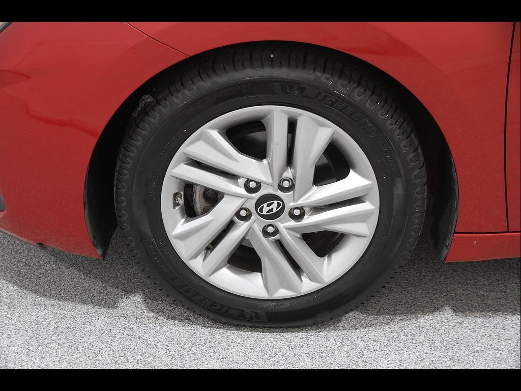 Used 2019 Scarlet Red Hyundai SEL image 19